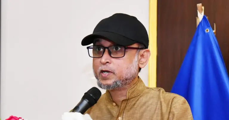 সংস্কৃতি বিষয়ক উপদেষ্টা মোস্তফা সরয়ার ফারুকী